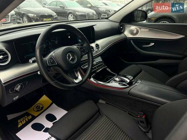 Черный Мерседес Е-Класс, объемом двигателя 1.95 л и пробегом 204 тыс. км за 23500 $, фото 9 на Automoto.ua