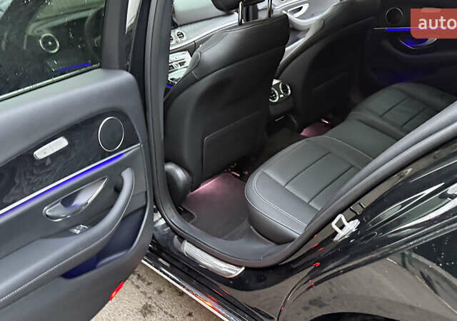 Черный Мерседес Е-Класс, объемом двигателя 2 л и пробегом 190 тыс. км за 26500 $, фото 24 на Automoto.ua