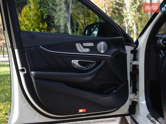 Черный Мерседес Е-Класс, объемом двигателя 3 л и пробегом 78 тыс. км за 39999 $, фото 44 на Automoto.ua