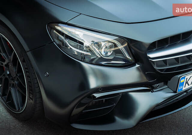 Мерседес Е-Класс 2017 в Киеве на Automoto.ua Черный Мерседес Е-Класс, объемом двигателя 3.98 л и пробегом 90 тыс. км за 75000 $, фото 6 на Automoto.ua