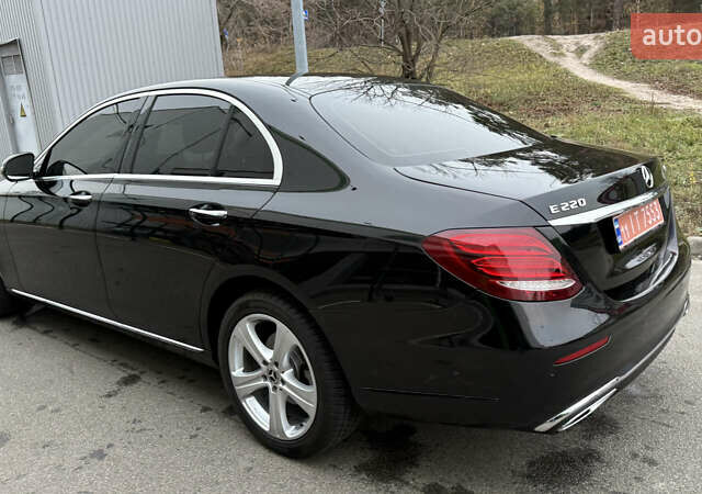 Черный Мерседес Е-Класс, объемом двигателя 2 л и пробегом 190 тыс. км за 26500 $, фото 9 на Automoto.ua