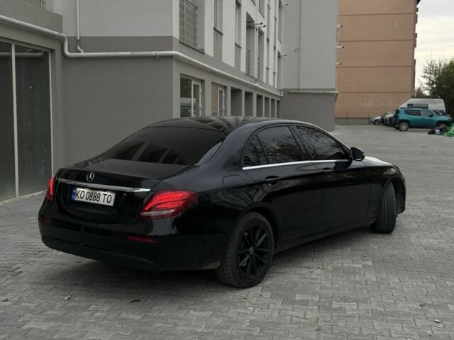Мерседес Е-Класс 2017 в Ужгороде на Automoto.ua Черный Мерседес Е-Класс, объемом двигателя 2 л и пробегом 300 тыс. км за 16500 $, фото 2 на Automoto.ua
