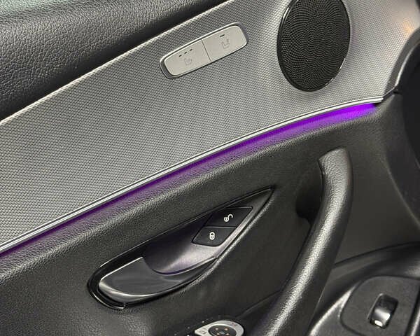 Черный Мерседес Е-Класс, объемом двигателя 2 л и пробегом 197 тыс. км за 29999 $, фото 23 на Automoto.ua