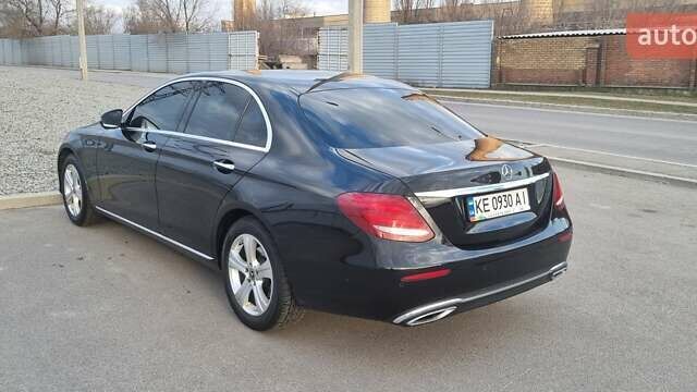 Черный Мерседес Е-Класс, объемом двигателя 1.95 л и пробегом 160 тыс. км за 31990 $, фото 2 на Automoto.ua