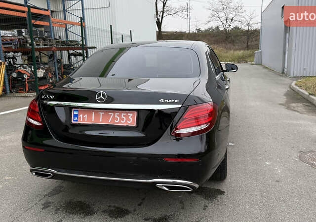 Черный Мерседес Е-Класс, объемом двигателя 2 л и пробегом 190 тыс. км за 26500 $, фото 6 на Automoto.ua