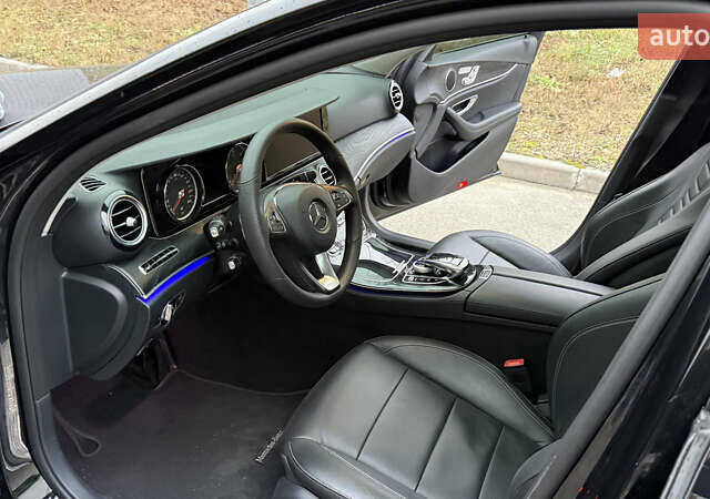 Черный Мерседес Е-Класс, объемом двигателя 2 л и пробегом 190 тыс. км за 26500 $, фото 16 на Automoto.ua