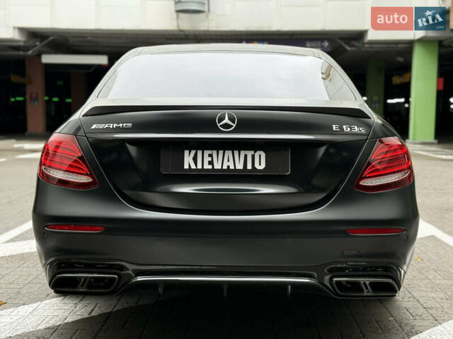 Мерседес Е-Класс 2017 в Киеве на Automoto.ua Черный Мерседес Е-Класс, объемом двигателя 4 л и пробегом 90 тыс. км за 63000 $, фото 6 на Automoto.ua