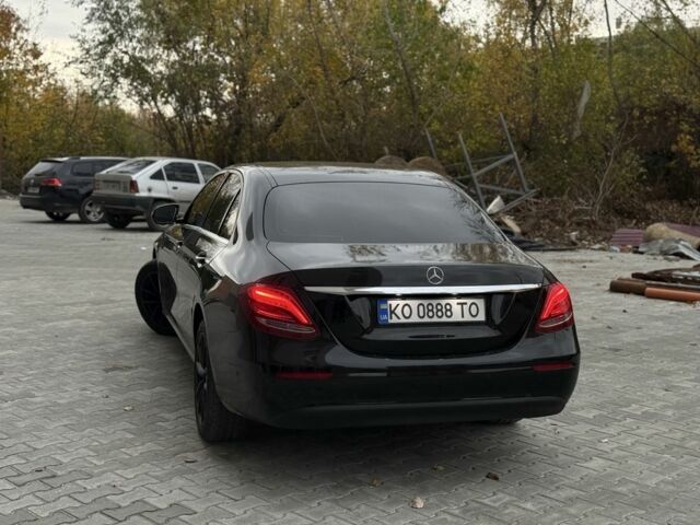 Мерседес Е-Класс 2017 в Ужгороде на Automoto.ua Черный Мерседес Е-Класс, объемом двигателя 2 л и пробегом 300 тыс. км за 16500 $, фото 3 на Automoto.ua