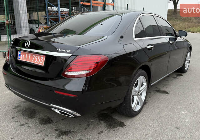 Черный Мерседес Е-Класс, объемом двигателя 2 л и пробегом 190 тыс. км за 26500 $, фото 5 на Automoto.ua