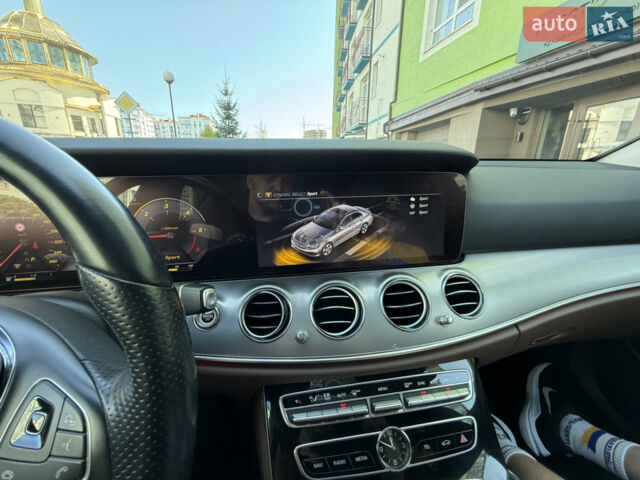 Черный Мерседес Е-Класс, объемом двигателя 1.9 л и пробегом 222 тыс. км за 26999 $, фото 100 на Automoto.ua