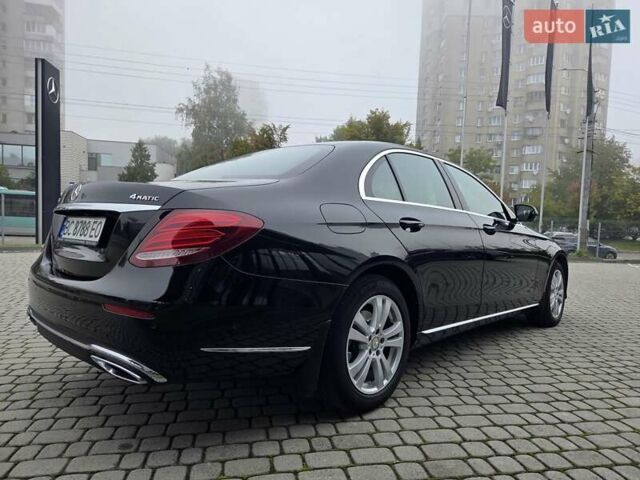 Черный Мерседес Е-Класс, объемом двигателя 1.95 л и пробегом 28 тыс. км за 37000 $, фото 7 на Automoto.ua