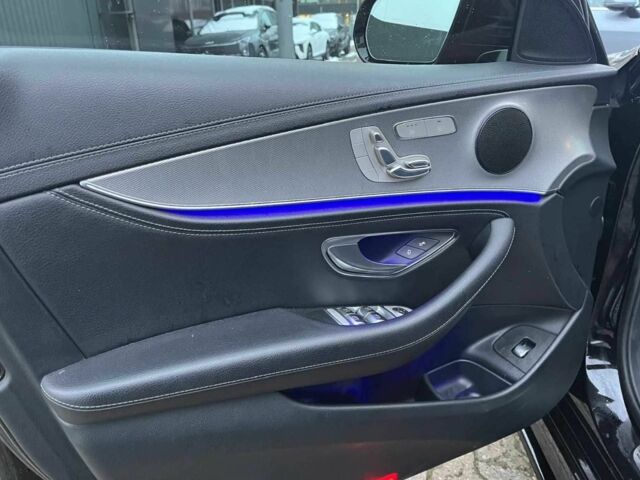 Черный Мерседес Е-Класс, объемом двигателя 0 л и пробегом 128 тыс. км за 25000 $, фото 10 на Automoto.ua