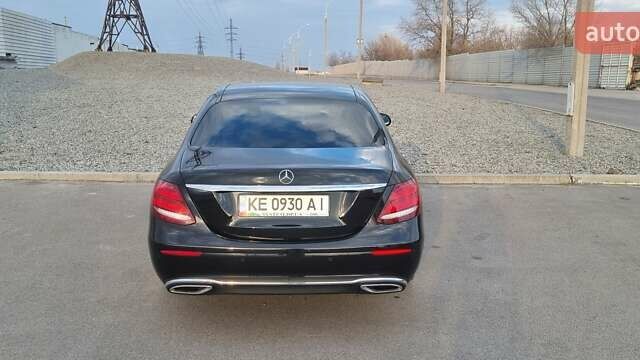 Черный Мерседес Е-Класс, объемом двигателя 1.95 л и пробегом 160 тыс. км за 31990 $, фото 1 на Automoto.ua