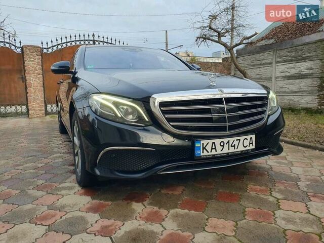 Черный Мерседес Е-Класс, объемом двигателя 1.95 л и пробегом 238 тыс. км за 33700 $, фото 4 на Automoto.ua