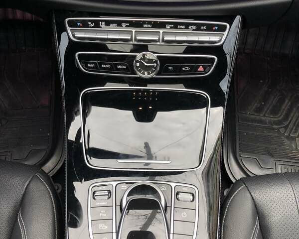 Черный Мерседес Е-Класс, объемом двигателя 1.99 л и пробегом 108 тыс. км за 22000 $, фото 5 на Automoto.ua