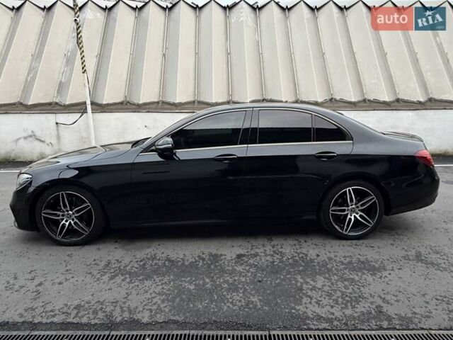 Черный Мерседес Е-Класс, объемом двигателя 1.95 л и пробегом 117 тыс. км за 33000 $, фото 4 на Automoto.ua