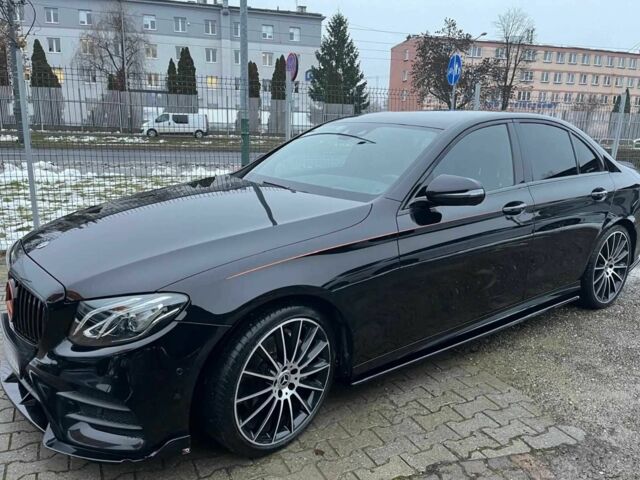 Черный Мерседес Е-Класс, объемом двигателя 0 л и пробегом 128 тыс. км за 25000 $, фото 3 на Automoto.ua