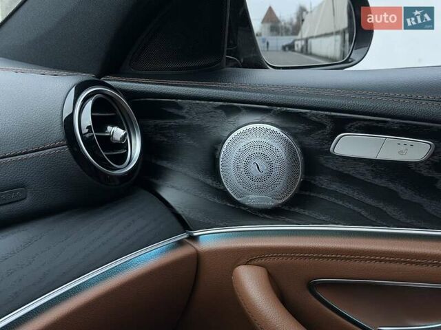 Черный Мерседес Е-Класс, объемом двигателя 1.95 л и пробегом 117 тыс. км за 33000 $, фото 27 на Automoto.ua