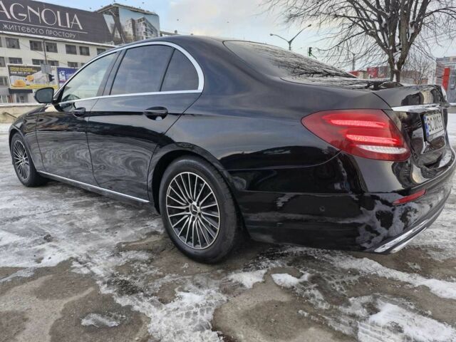 Черный Мерседес Е-Класс, объемом двигателя 2 л и пробегом 365 тыс. км за 22200 $, фото 2 на Automoto.ua