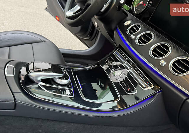 Черный Мерседес Е-Класс, объемом двигателя 2 л и пробегом 190 тыс. км за 26500 $, фото 18 на Automoto.ua