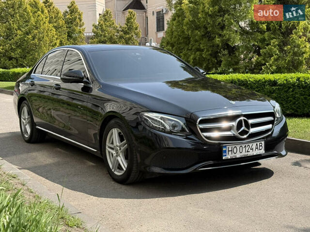 Мерседес Е-Класс 2017 в Тернополе на Automoto.ua Черный Мерседес Е-Класс, объемом двигателя 1.95 л и пробегом 160 тыс. км за 30000 $, фото 12 на Automoto.ua