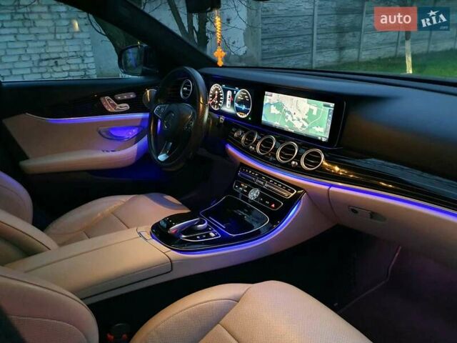 Черный Мерседес Е-Класс, объемом двигателя 1.95 л и пробегом 238 тыс. км за 33700 $, фото 22 на Automoto.ua