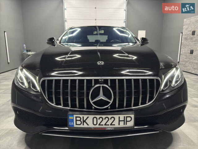 Черный Мерседес Е-Класс, объемом двигателя 2 л и пробегом 197 тыс. км за 29999 $, фото 77 на Automoto.ua