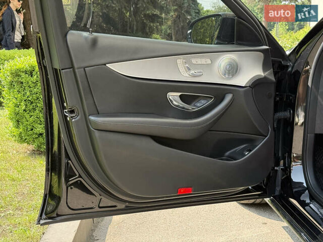 Мерседес Е-Класс 2017 в Тернополе на Automoto.ua Черный Мерседес Е-Класс, объемом двигателя 1.95 л и пробегом 160 тыс. км за 30000 $, фото 19 на Automoto.ua
