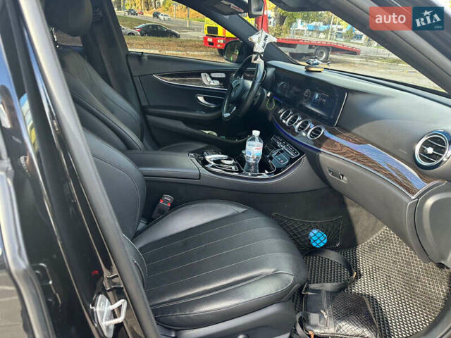 Чорний Мерседес Е-Клас, об'ємом двигуна 1.99 л та пробігом 85 тис. км за 31500 $, фото 4 на Automoto.ua
