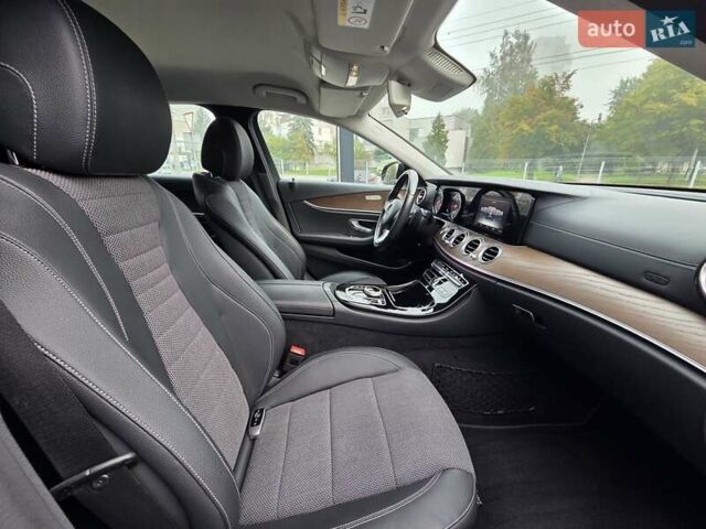 Черный Мерседес Е-Класс, объемом двигателя 1.95 л и пробегом 28 тыс. км за 37000 $, фото 15 на Automoto.ua