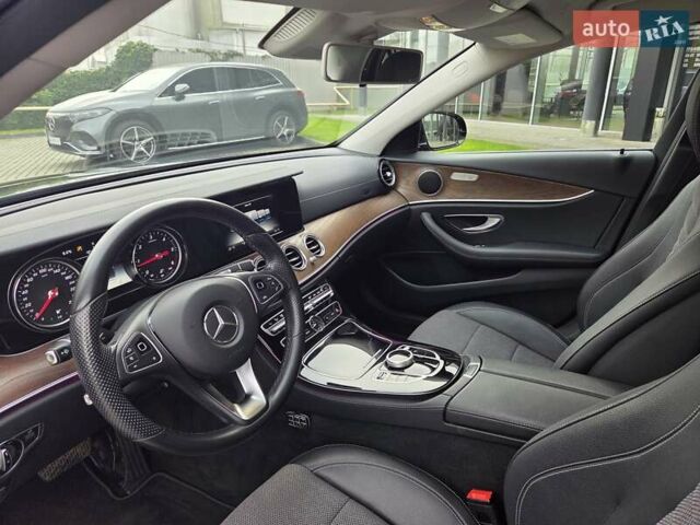 Черный Мерседес Е-Класс, объемом двигателя 1.95 л и пробегом 28 тыс. км за 37000 $, фото 14 на Automoto.ua