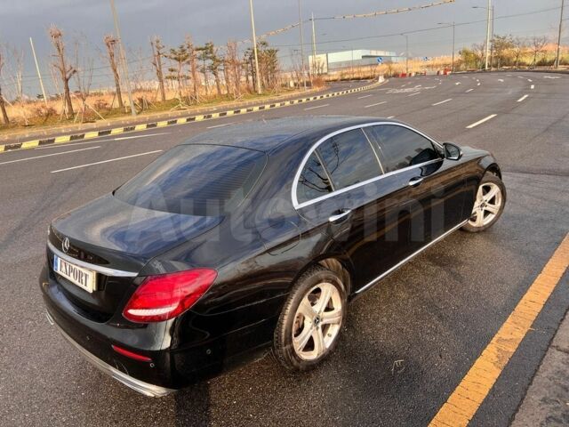 Чорний Мерседес Е-Клас, об'ємом двигуна 2 л та пробігом 94 тис. км за 19900 $, фото 4 на Automoto.ua