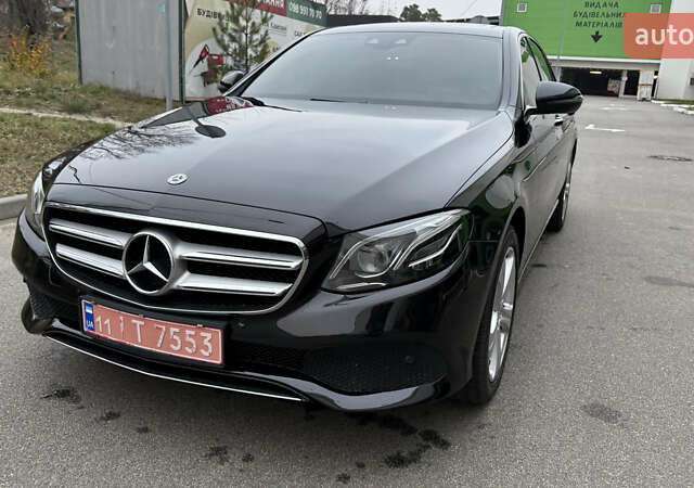 Черный Мерседес Е-Класс, объемом двигателя 2 л и пробегом 190 тыс. км за 26500 $, фото 1 на Automoto.ua