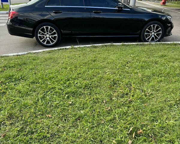 Чорний Мерседес Е-Клас, об'ємом двигуна 2 л та пробігом 216 тис. км за 27000 $, фото 6 на Automoto.ua