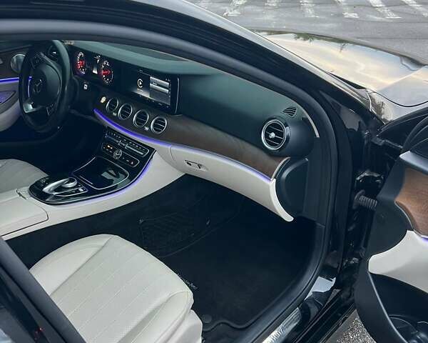Мерседес Е-Класс 2017 в Харькове на Automoto.ua Черный Мерседес Е-Класс, объемом двигателя 1.99 л и пробегом 136 тыс. км за 32000 $, фото 3 на Automoto.ua