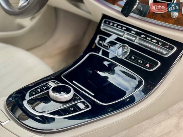 Мерседес Е-Класс 2017 в Мукачеве на Automoto.ua Черный Мерседес Е-Класс, объемом двигателя 1.99 л и пробегом 92 тыс. км за 33900 $, фото 30 на Automoto.ua