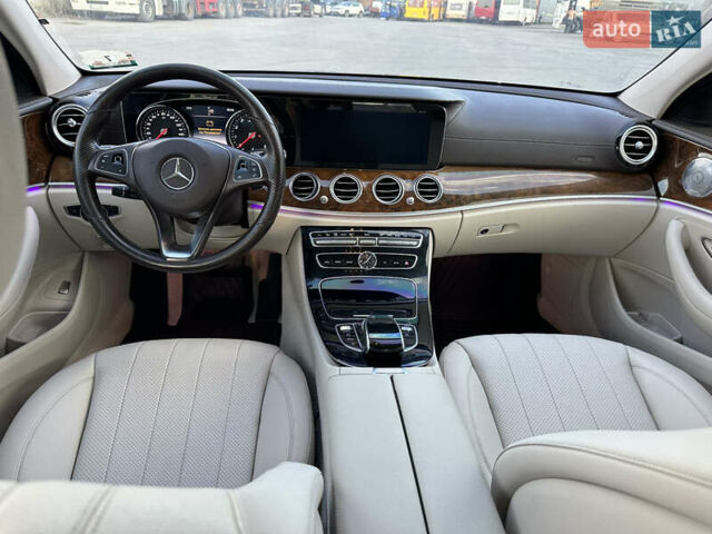 Черный Мерседес Е-Класс, объемом двигателя 1.99 л и пробегом 140 тыс. км за 24900 $, фото 10 на Automoto.ua
