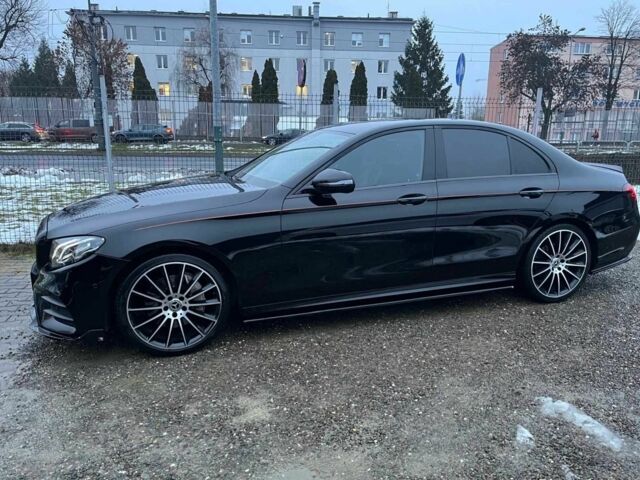 Черный Мерседес Е-Класс, объемом двигателя 0 л и пробегом 128 тыс. км за 25000 $, фото 4 на Automoto.ua