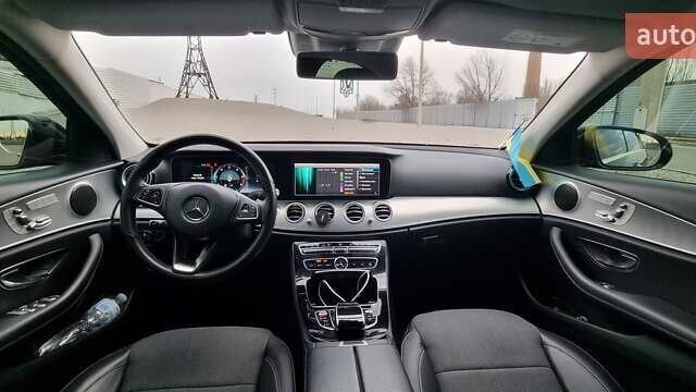 Черный Мерседес Е-Класс, объемом двигателя 1.95 л и пробегом 160 тыс. км за 31990 $, фото 41 на Automoto.ua