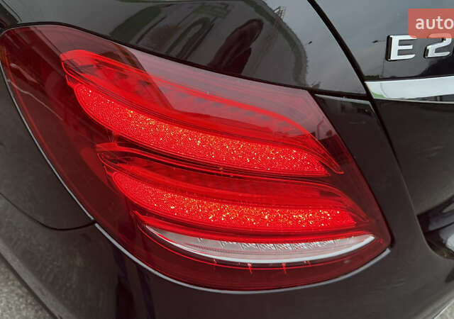 Черный Мерседес Е-Класс, объемом двигателя 2 л и пробегом 190 тыс. км за 26500 $, фото 13 на Automoto.ua