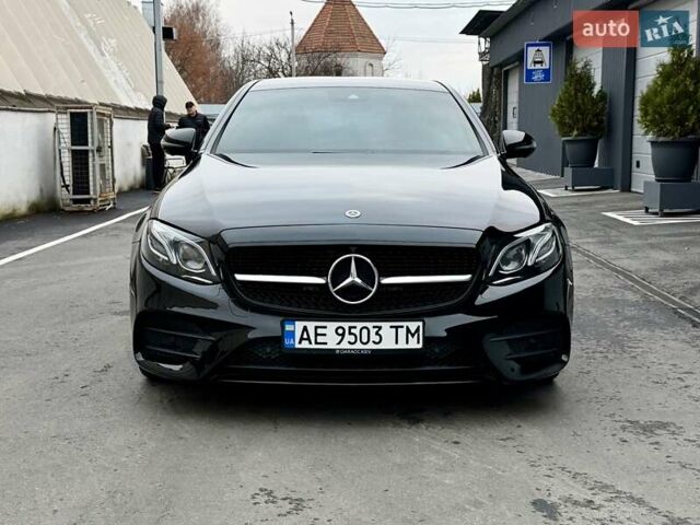 Черный Мерседес Е-Класс, объемом двигателя 1.95 л и пробегом 117 тыс. км за 33000 $, фото 2 на Automoto.ua