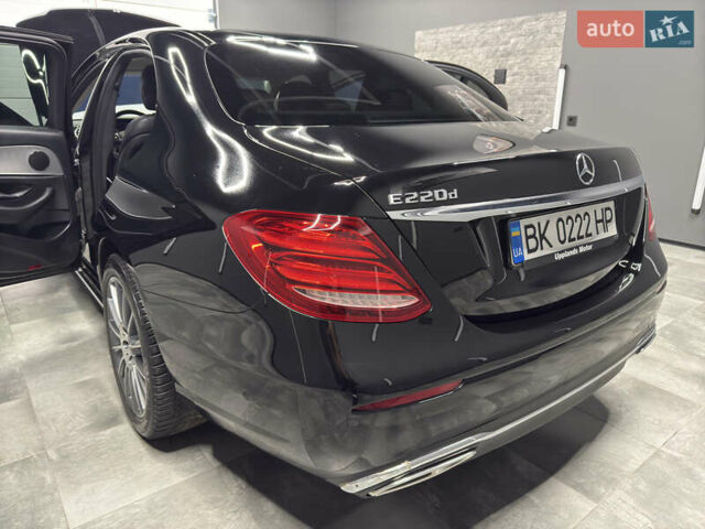 Черный Мерседес Е-Класс, объемом двигателя 2 л и пробегом 197 тыс. км за 29999 $, фото 74 на Automoto.ua