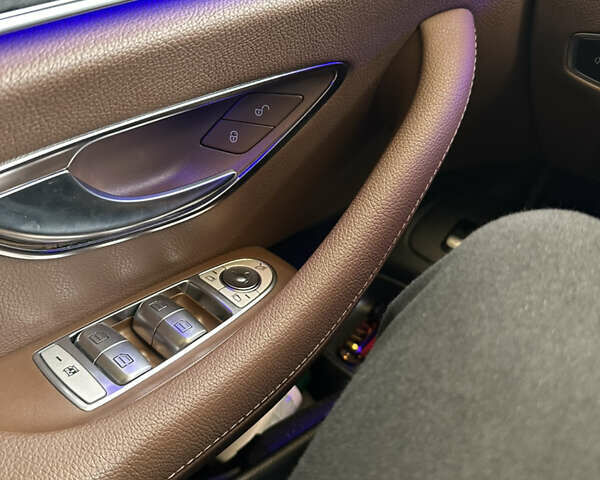 Мерседес Е-Класс 2017 в Одессе на Automoto.ua Черный Мерседес Е-Класс, объемом двигателя 1.95 л и пробегом 102 тыс. км за 33000 $, фото 12 на Automoto.ua