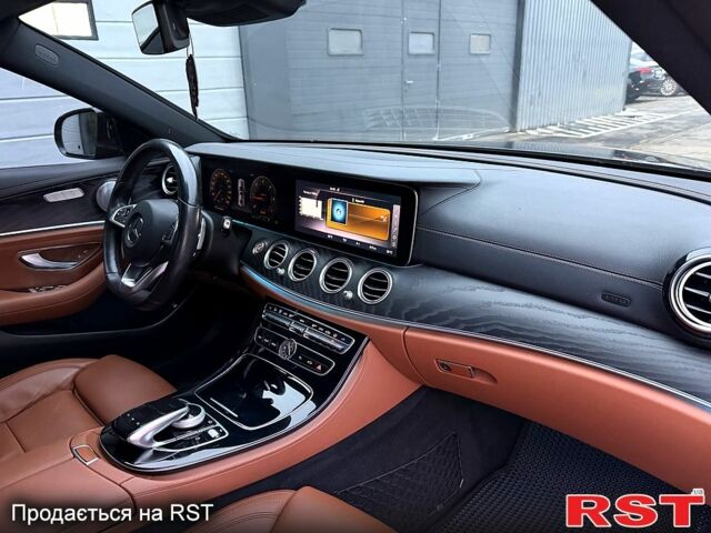 Черный Мерседес Е-Класс, объемом двигателя 2 л и пробегом 117 тыс. км за 33000 $, фото 12 на Automoto.ua