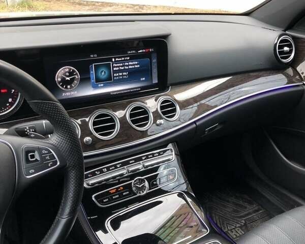 Черный Мерседес Е-Класс, объемом двигателя 1.99 л и пробегом 108 тыс. км за 22000 $, фото 4 на Automoto.ua