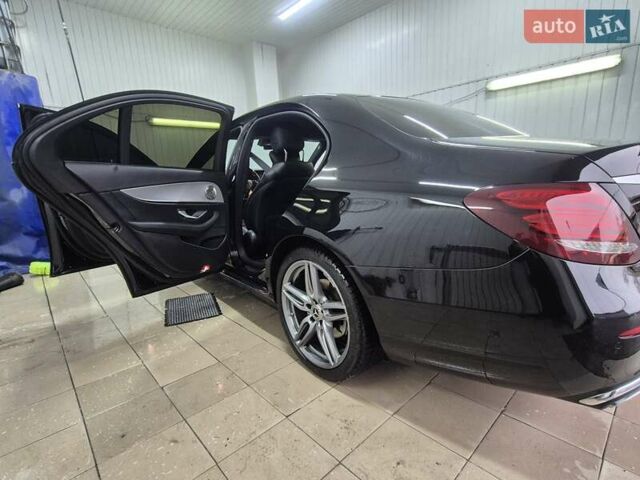 Черный Мерседес Е-Класс, объемом двигателя 1.95 л и пробегом 140 тыс. км за 35000 $, фото 7 на Automoto.ua