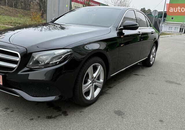 Черный Мерседес Е-Класс, объемом двигателя 2 л и пробегом 190 тыс. км за 26500 $, фото 2 на Automoto.ua