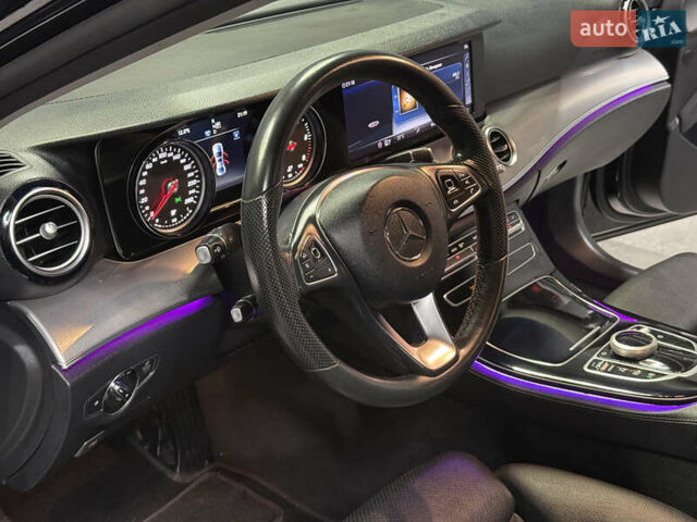 Черный Мерседес Е-Класс, объемом двигателя 2 л и пробегом 197 тыс. км за 29999 $, фото 22 на Automoto.ua