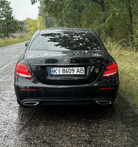Мерседес Е-Клас 2017 у Києві на Automoto.ua Чорний Мерседес Е-Клас, об'ємом двигуна 1.95 л та пробігом 265 тис. км за 33200 $, фото 4 на Automoto.ua