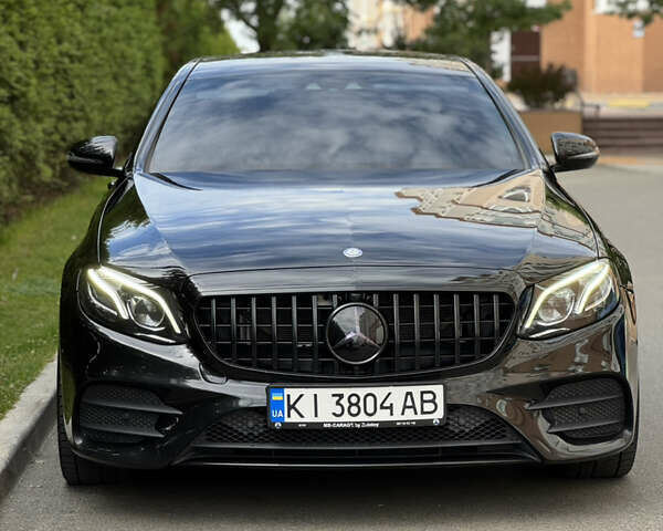 Чорний Мерседес Е-Клас, об'ємом двигуна 1.95 л та пробігом 224 тис. км за 32000 $, фото 1 на Automoto.ua